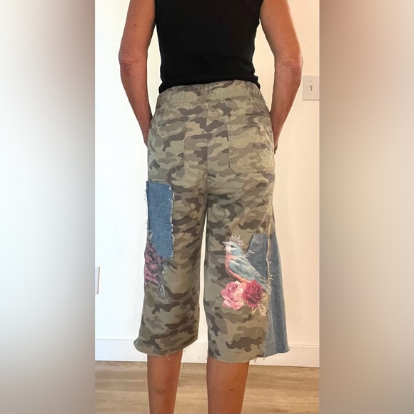 Upcycled American Eagle Outfitters Camouflage Artistic Patch Shorts sz M - Picture 4 of 11
